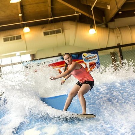 Soaring Eagle Waterpark And Hotel Mount Pleasant Exteriör bild
