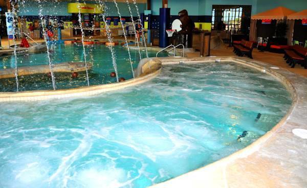 Soaring Eagle Waterpark And Hotel Mount Pleasant Exteriör bild
