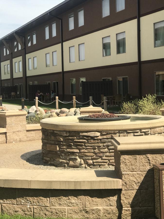 Soaring Eagle Waterpark And Hotel Mount Pleasant Exteriör bild